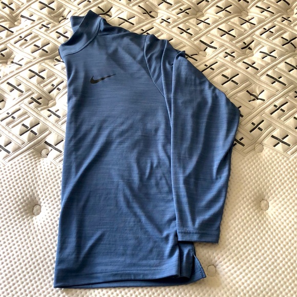 Nike pullover - Picture 2 of 4